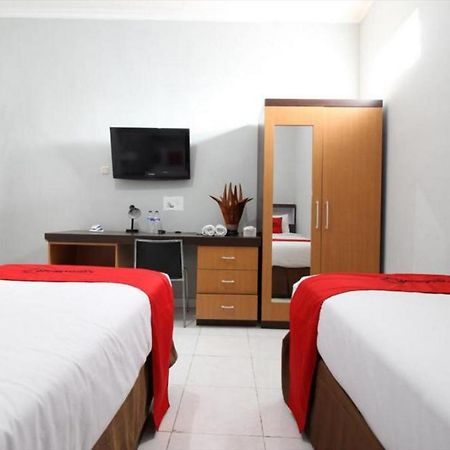 Reddoorz Plus @ Hotel Star 88 Tugu Dış mekan fotoğraf