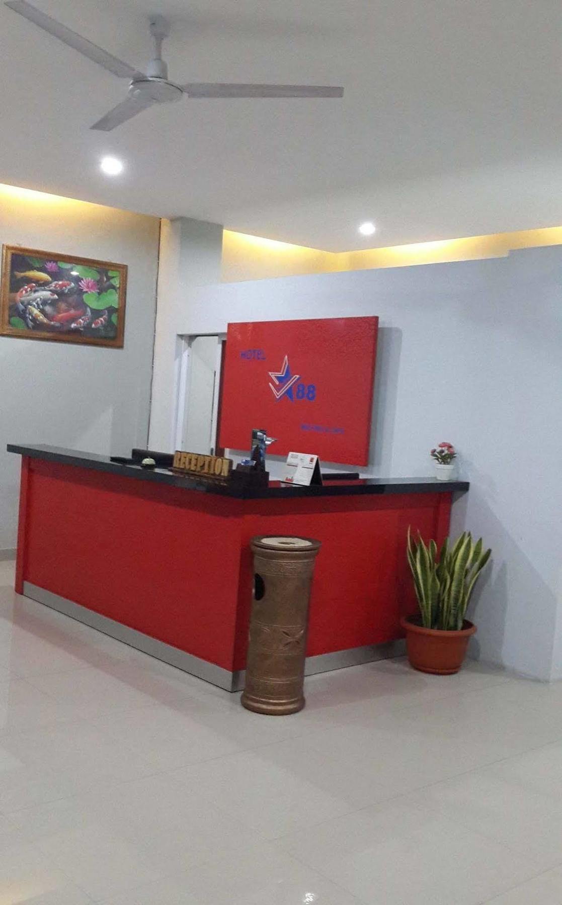 Reddoorz Plus @ Hotel Star 88 Tugu Dış mekan fotoğraf