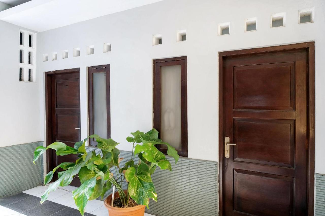 Reddoorz Plus @ Hotel Star 88 Tugu Dış mekan fotoğraf