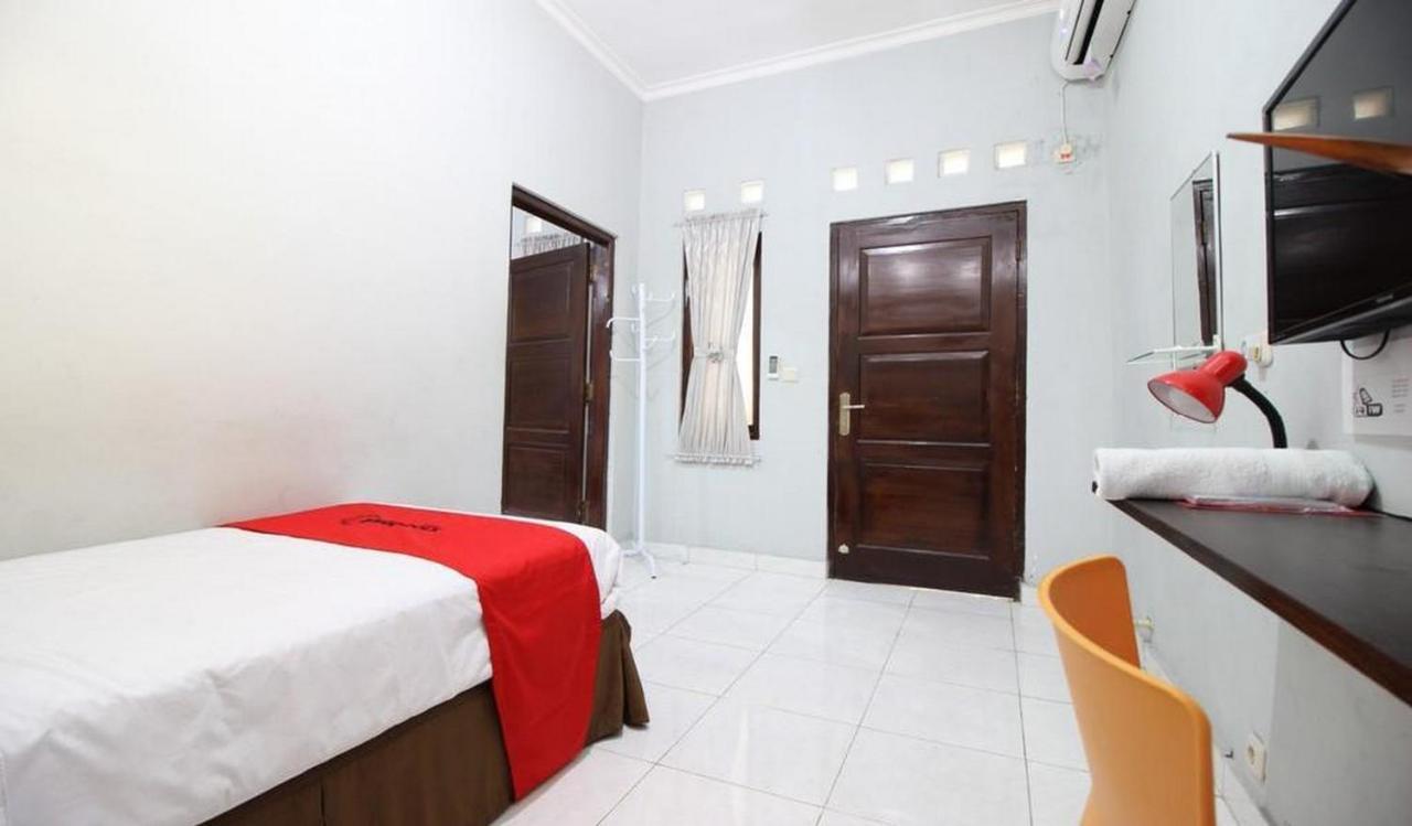 Reddoorz Plus @ Hotel Star 88 Tugu Dış mekan fotoğraf