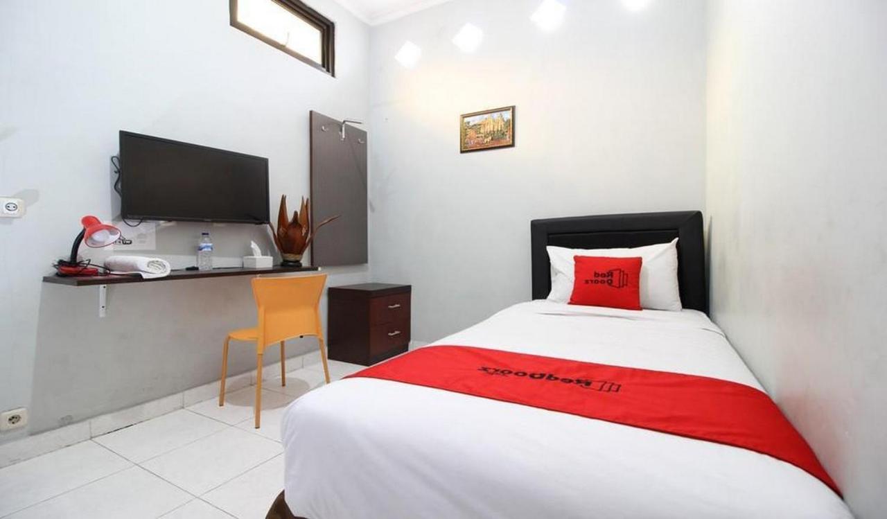 Reddoorz Plus @ Hotel Star 88 Tugu Dış mekan fotoğraf